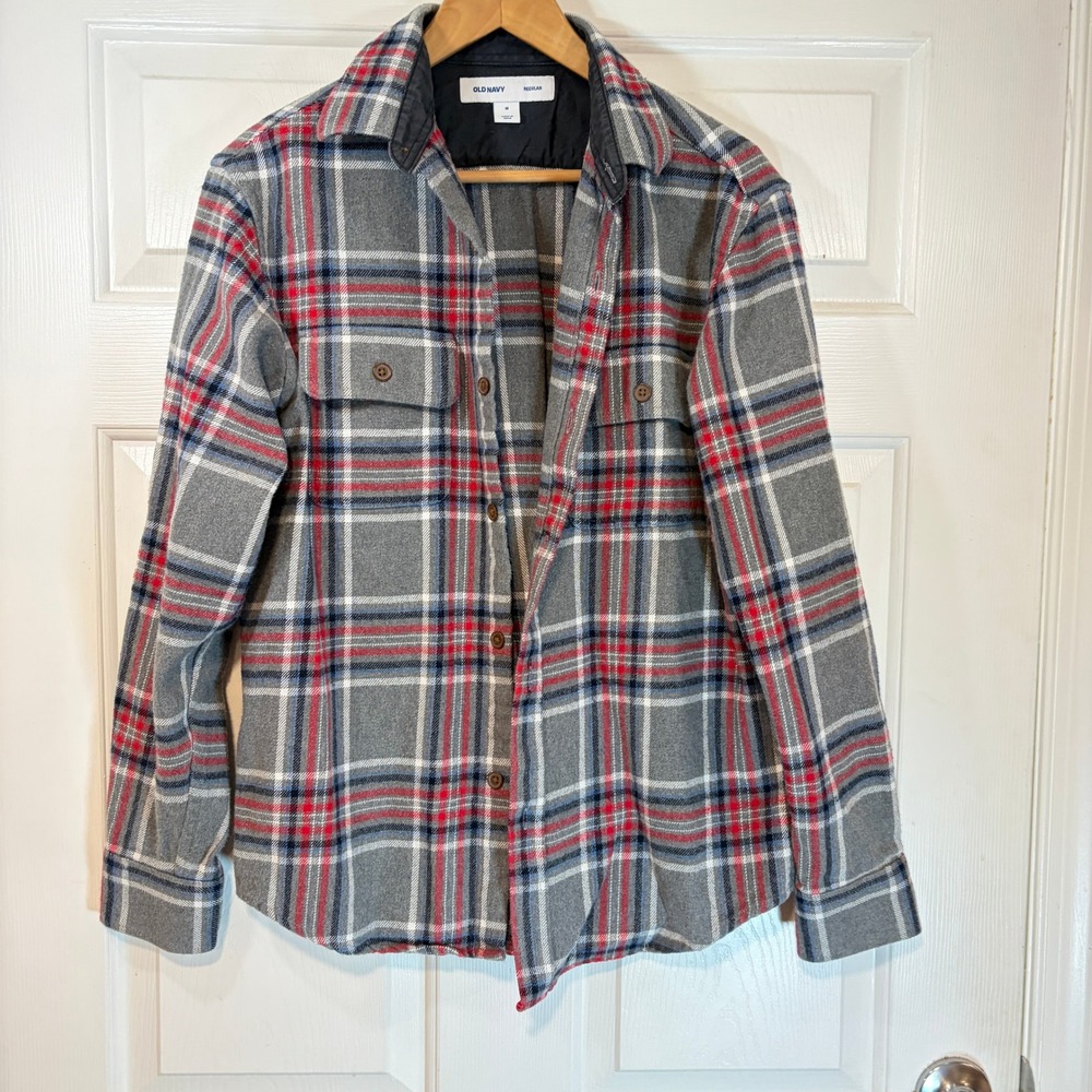Old Navy Mens Cotton Flannel Robbie Plaid Button Up Shirt Gray Red M Cabin Fall
